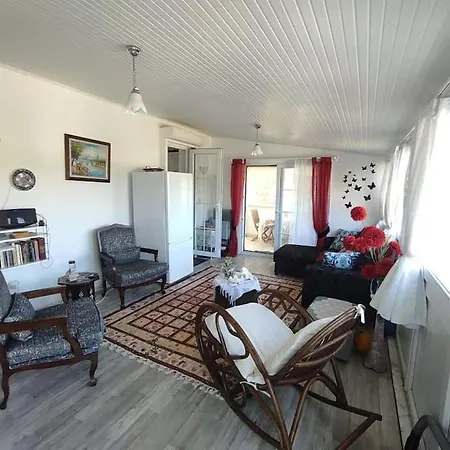 Beyaz Havuzlu Vakantiehuis